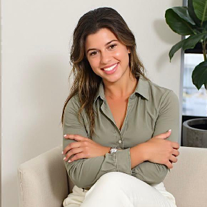 Portrait of Marina Galeno, Registered Psychotherapist (Qualifying)