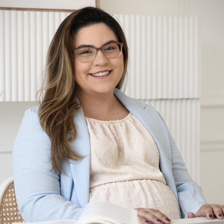 Portrait of Samara Tomaz, Registered Psychotherapist