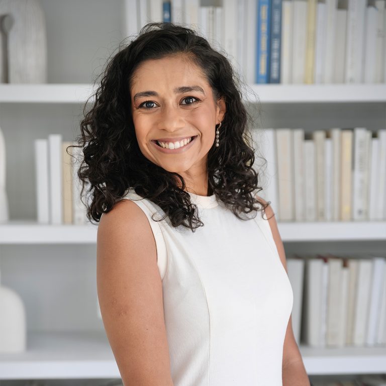 Portrait of Juliana Koury, Registered Psychotherapist (Qualifying)